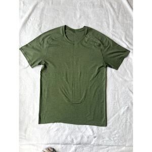 Lululemon Mens T Shirt Size M SS in Green